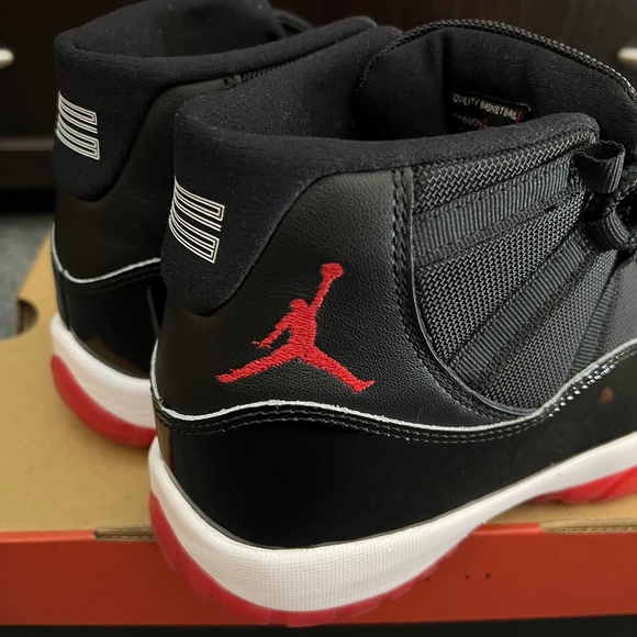 NIKE 2019 Air Jordan 11 Retro Playoffs Bred 9.5 NIB main image 6